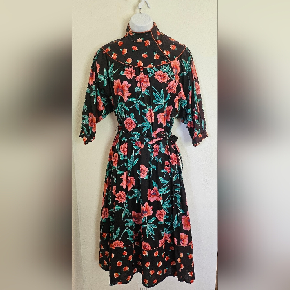 70s VINTAGE FOXY LADY Florals Dress